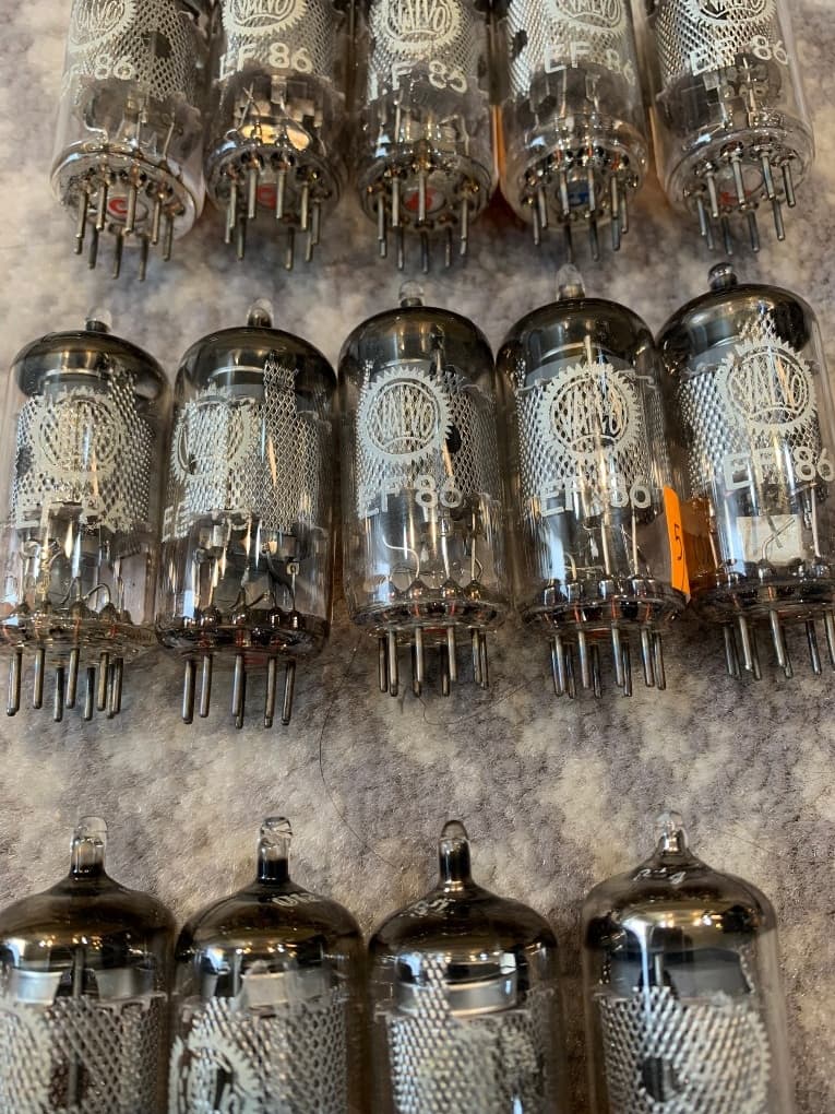 Vintage EF86/ 6762/ Z729 – Valvo, Philips – O getter